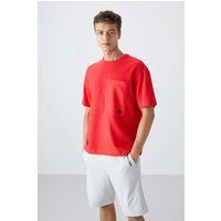 Lässiges T-Shirt mit Brusttasche