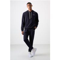 Set aus Kapuzenpullover und Jogginghose