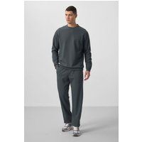 Minimalistisches Oversize-Sweatshirt und Hose Set