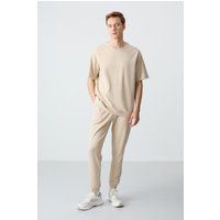 Lässiges Oversize-T-Shirt und Jogger-Set