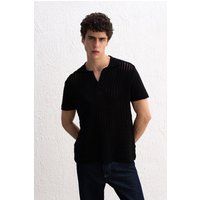 Strukturstrick-Poloshirt mit offenem Kragen