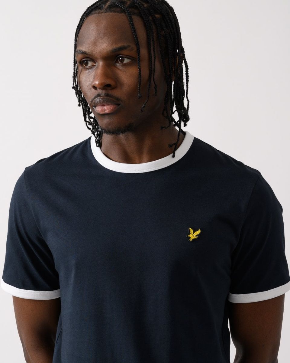 Klassisches Ringer-T-Shirt mit Kontrastbesatz