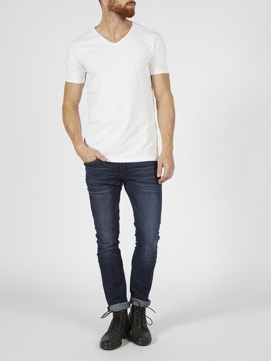 Essentielles Slim Fit V-Ausschnitt