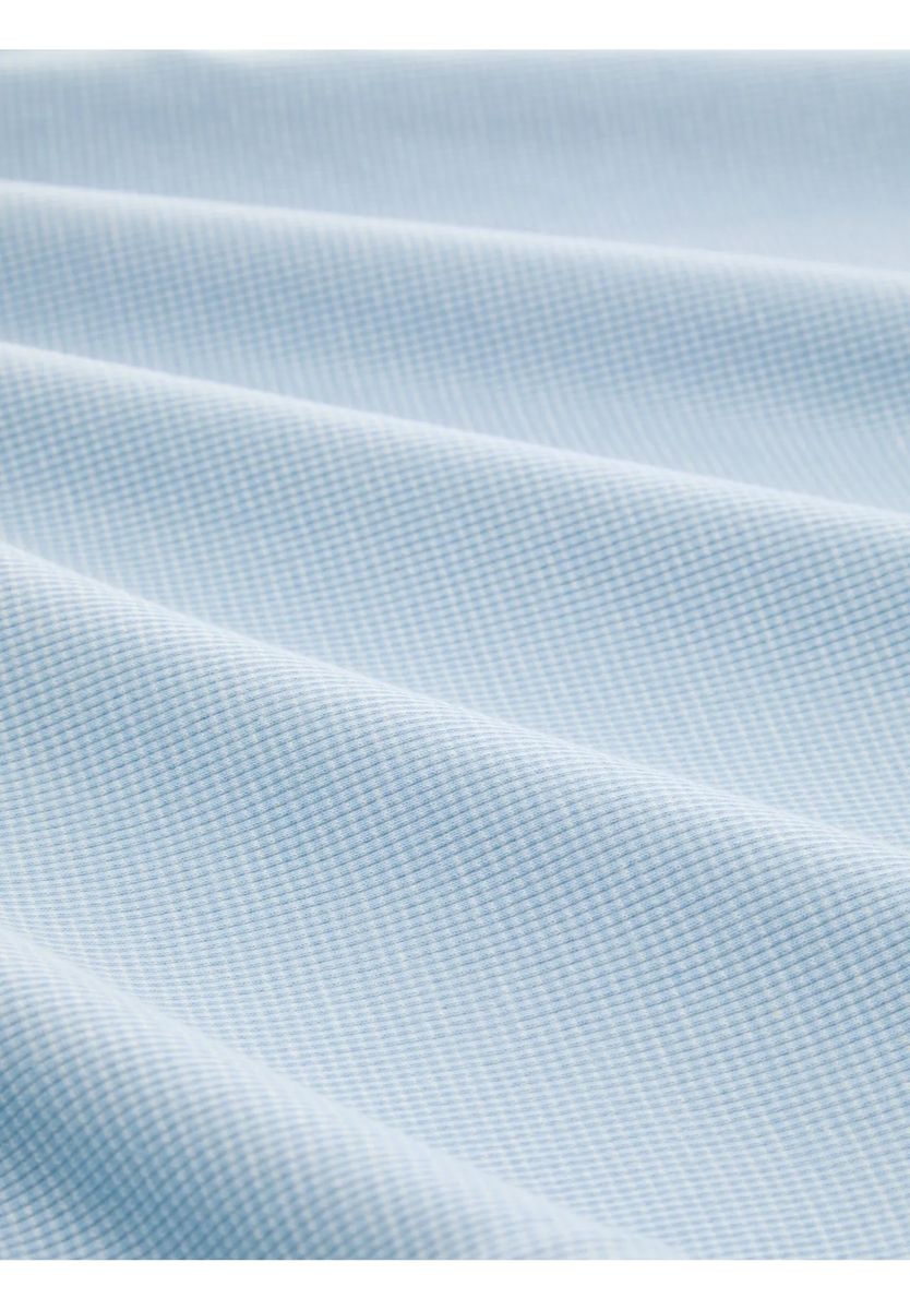 Hellblaues Henley-Shirt mit Knopfleiste