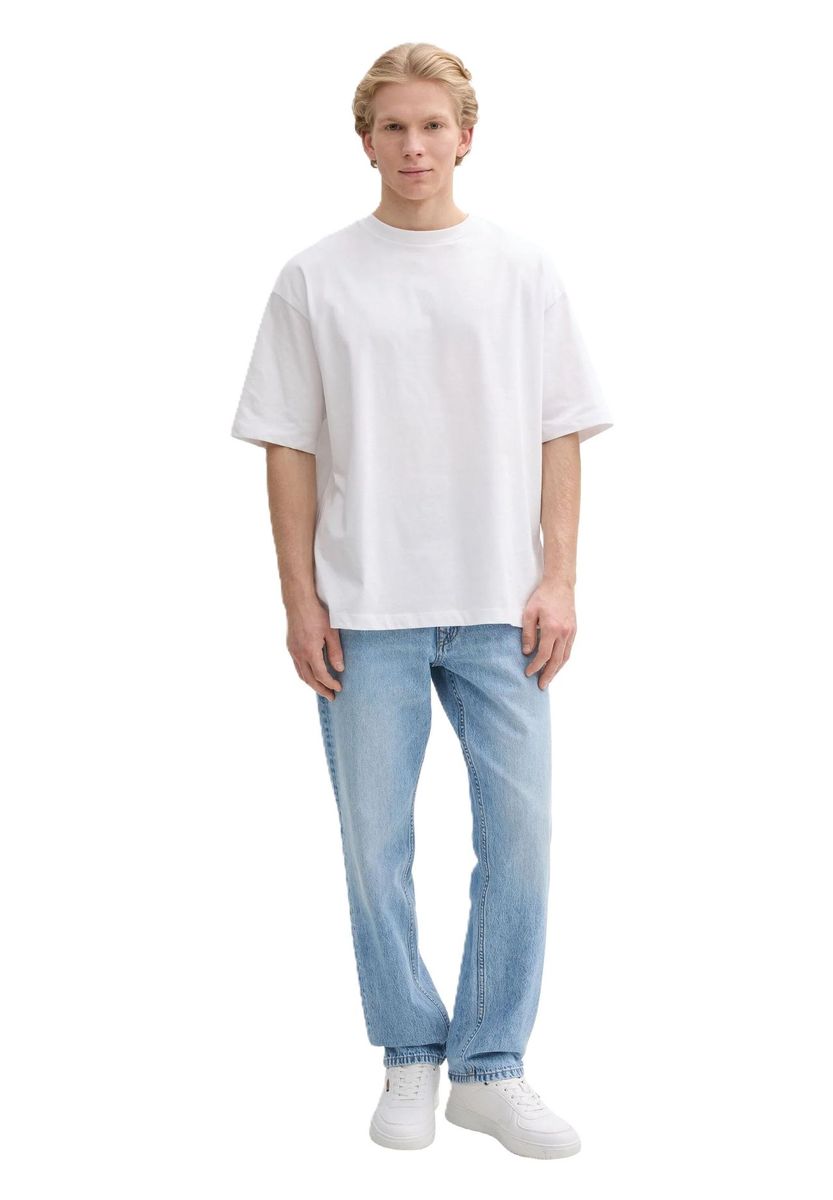 Jeans mit heller Waschung und regulärer Passform