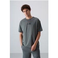 Oversized T-Shirt mit Kanji-Stickerei