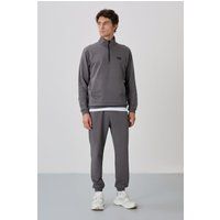 Set aus Sweatshirt und Jogginghose