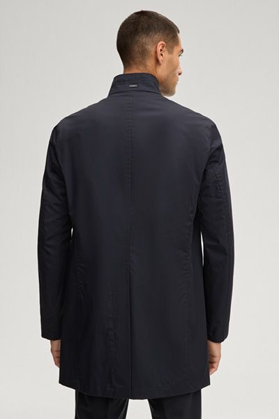 Klassischer marineblauer einreihiger Mac-Mantel