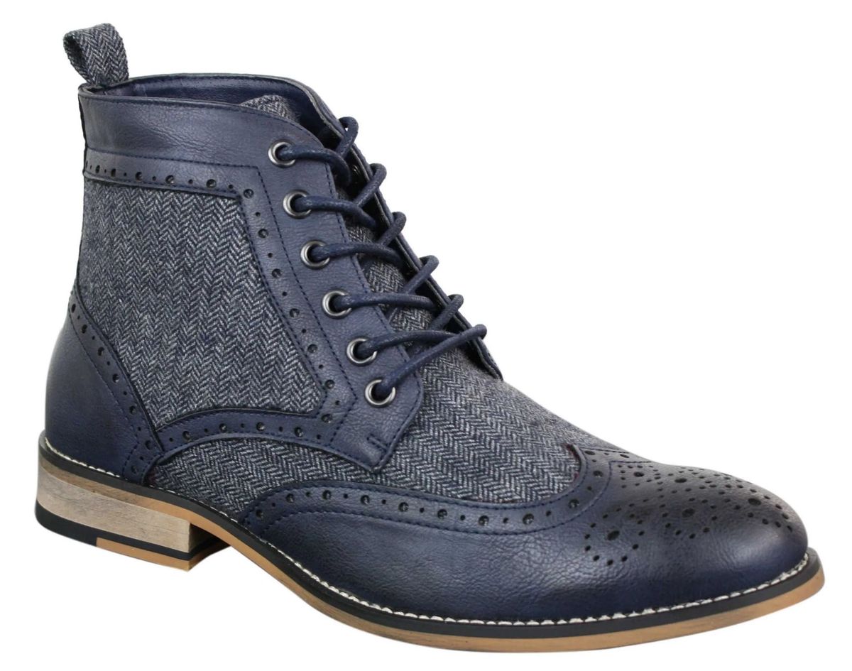 Klassische Tweed-Boots mit Lochmuster