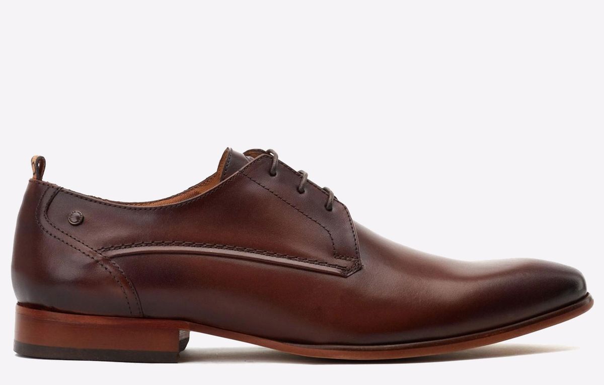 Polierte Schnürschuhe aus Leder