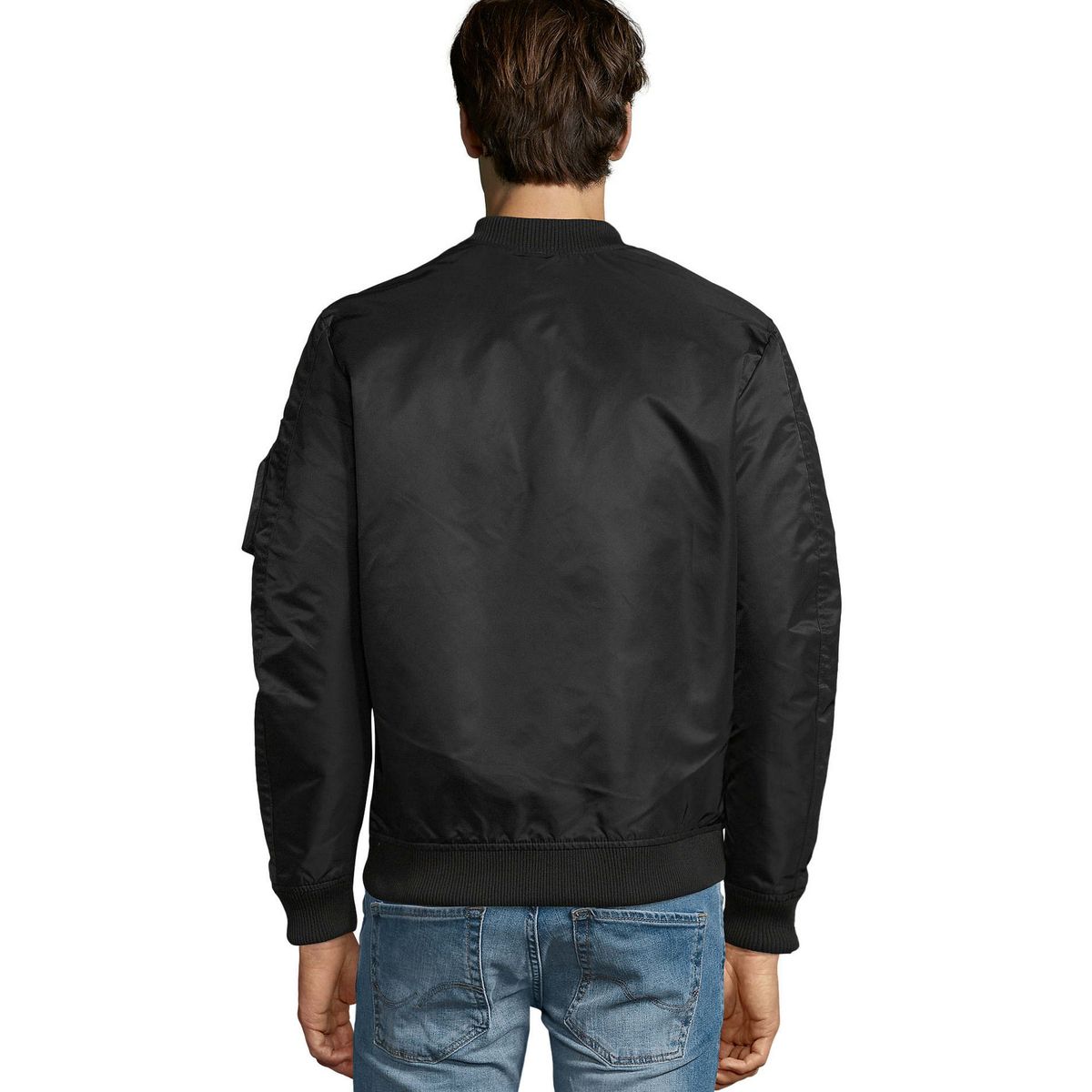Klassische Bomberjacke im MA-1 Stil