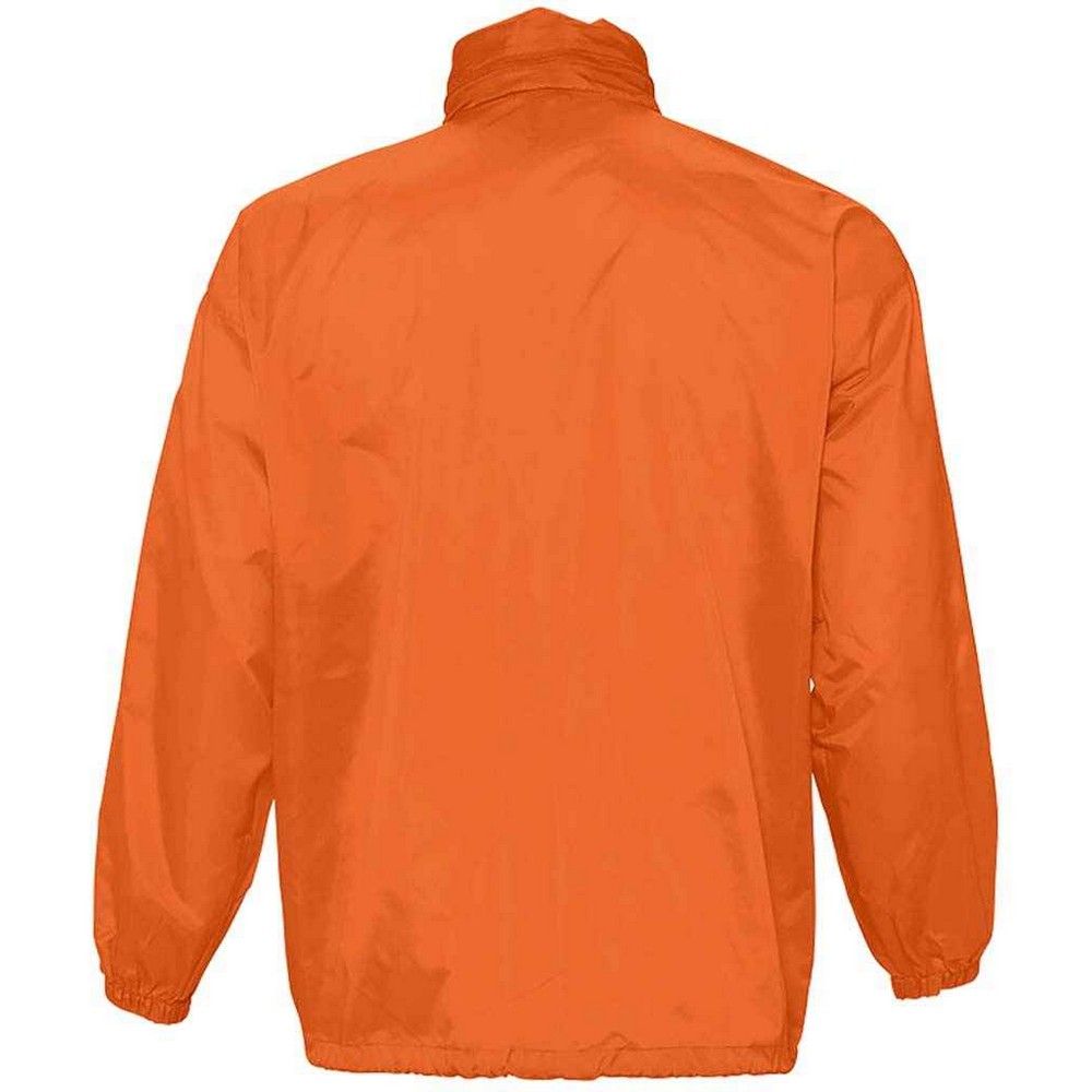 Leichte Windjacke mit verstaubarer Kapuze
