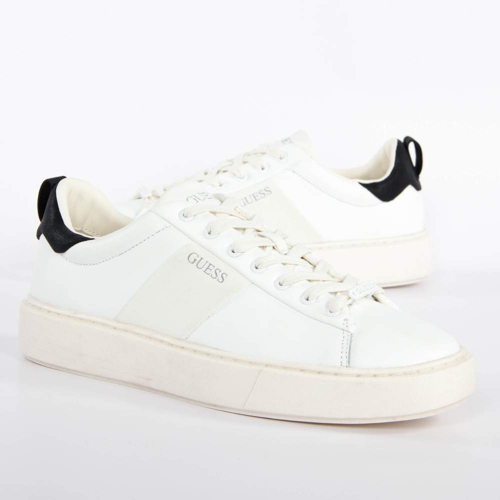 Minimalistische Leder-Sneaker mit Kontrast-Ferse