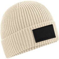 Rippstrick-Beanie mit Patch