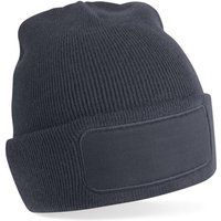 Klassische Strickmütze mit Aufnäher