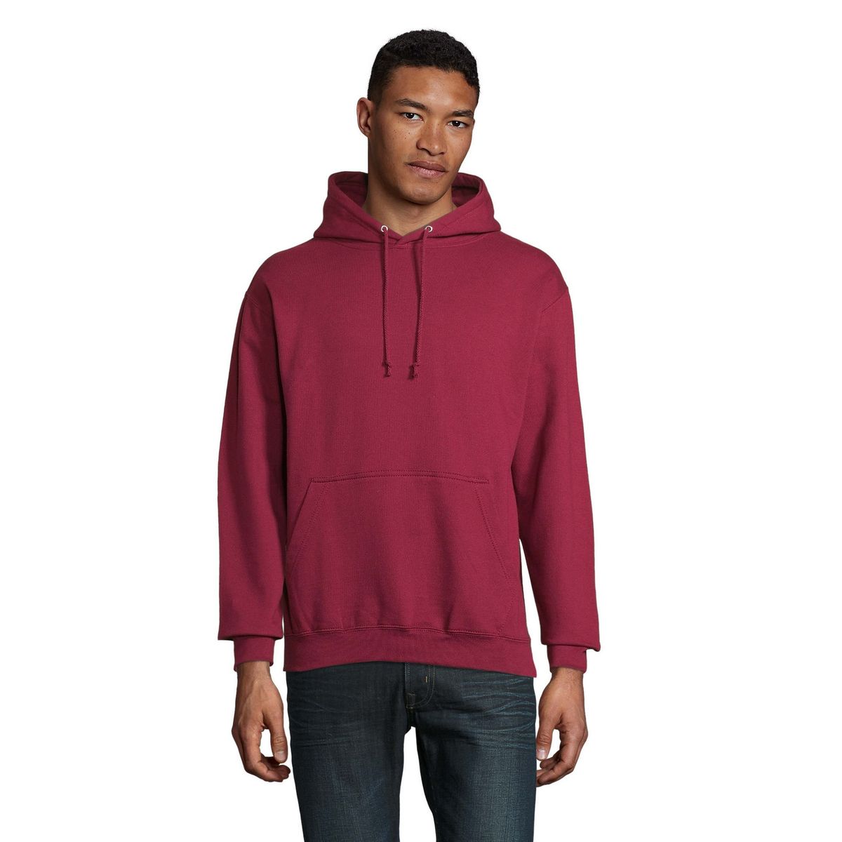 Klassischer Kapuzenpullover mit Kängurutasche