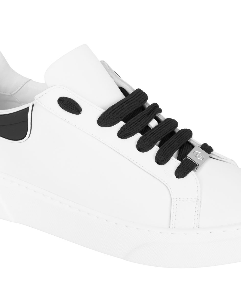 Minimalistische Plateau-Ledersneaker