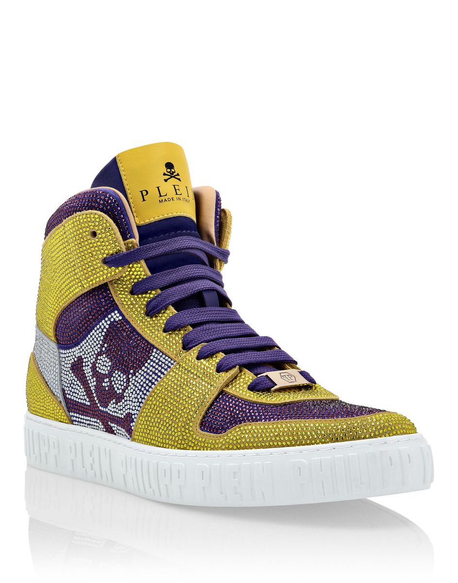 Glitzernde High-Top-Sneaker mit Totenkopf-Motiv