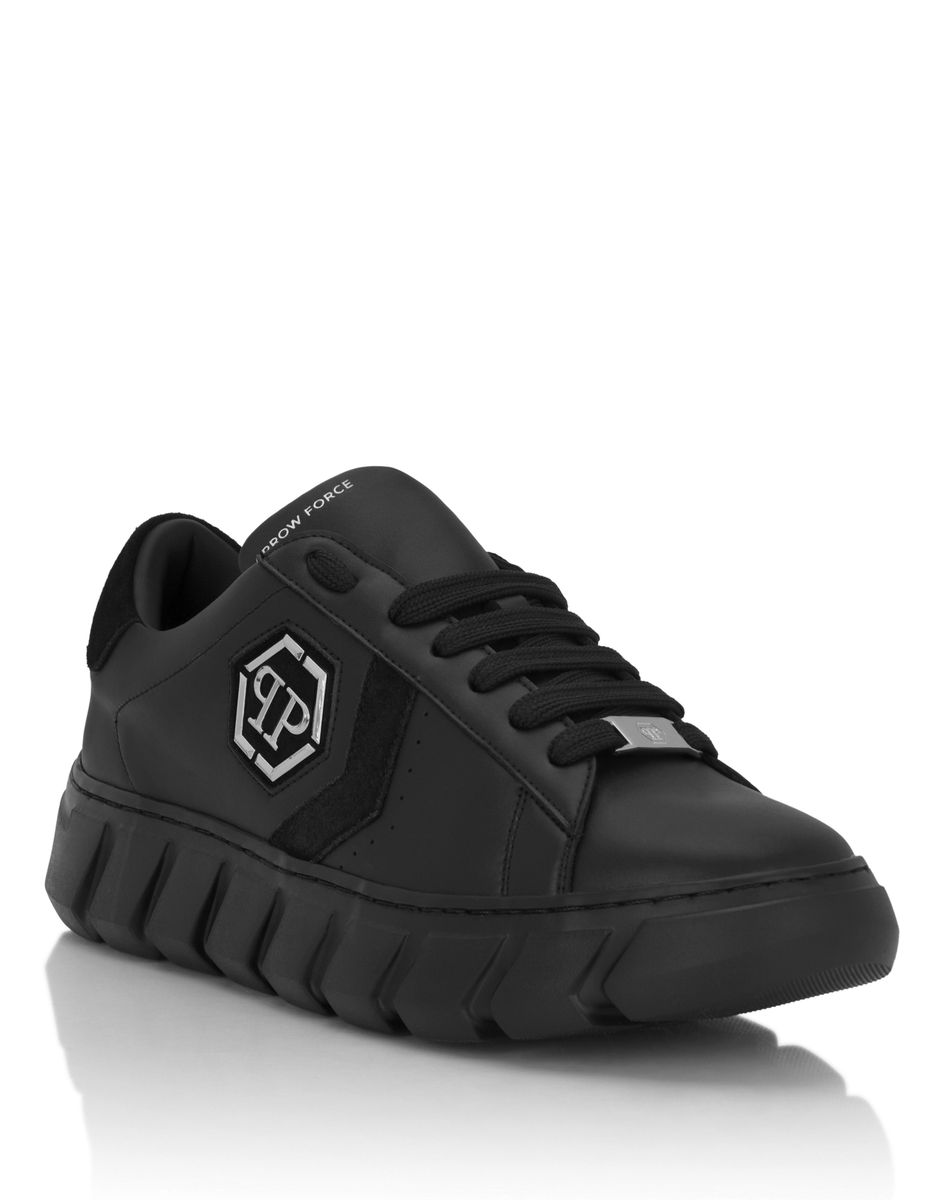 Low-Top-Sneaker mit Hexagon-Logo