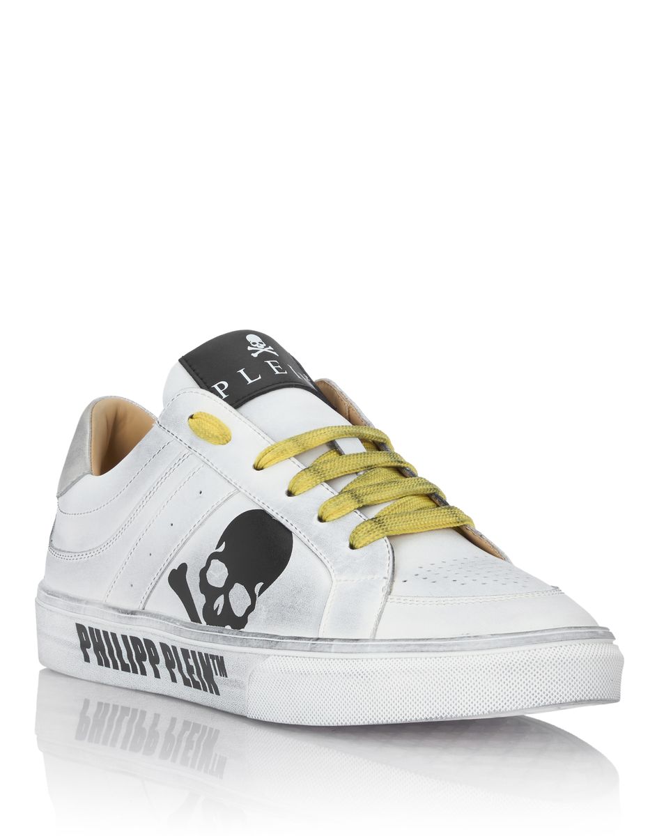 Retrokickz Sneaker mit Totenkopf-Motiv