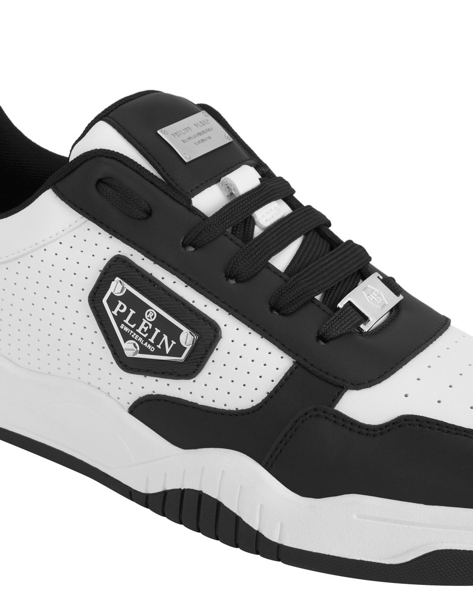 Low-Top Street Court Sneaker