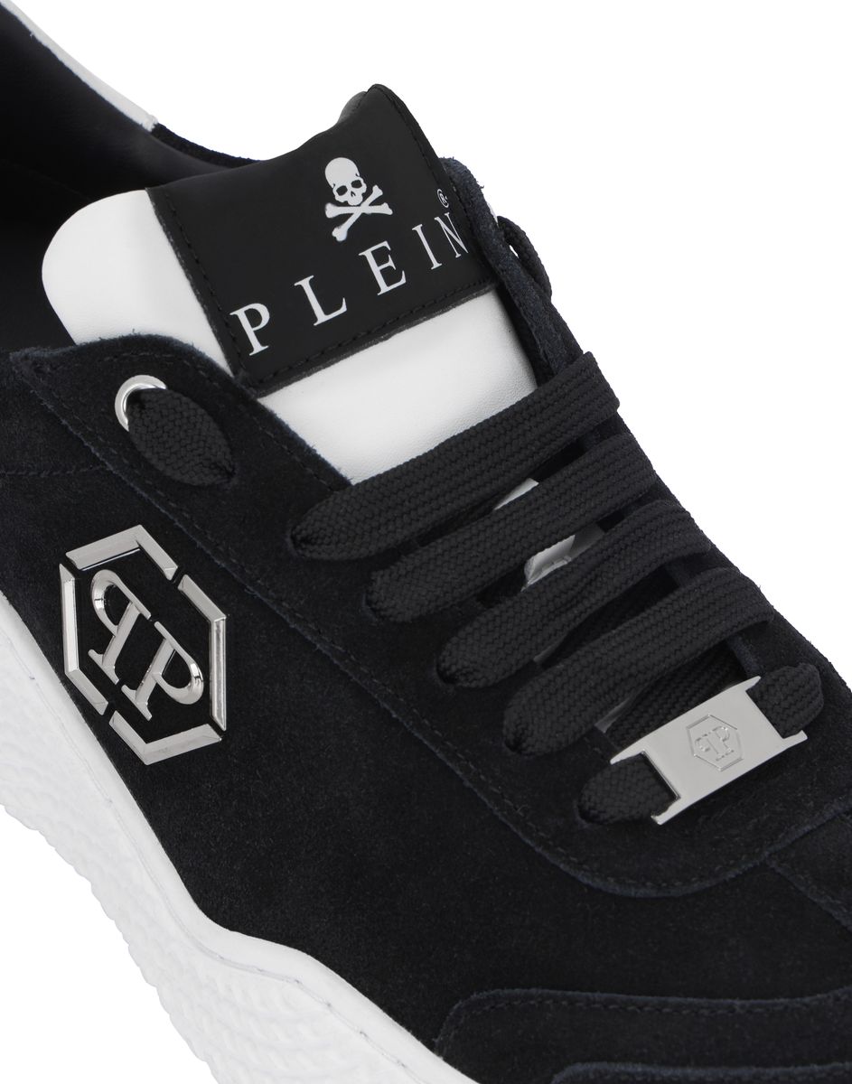 Wildleder-Runner-Sneaker mit Hexagon-Logo