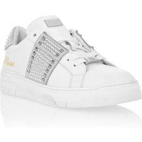 Leder-Sneaker mit Kristallbesatz und Nieten