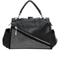 Henkeltasche mit diagonalem Nietenbesatz
