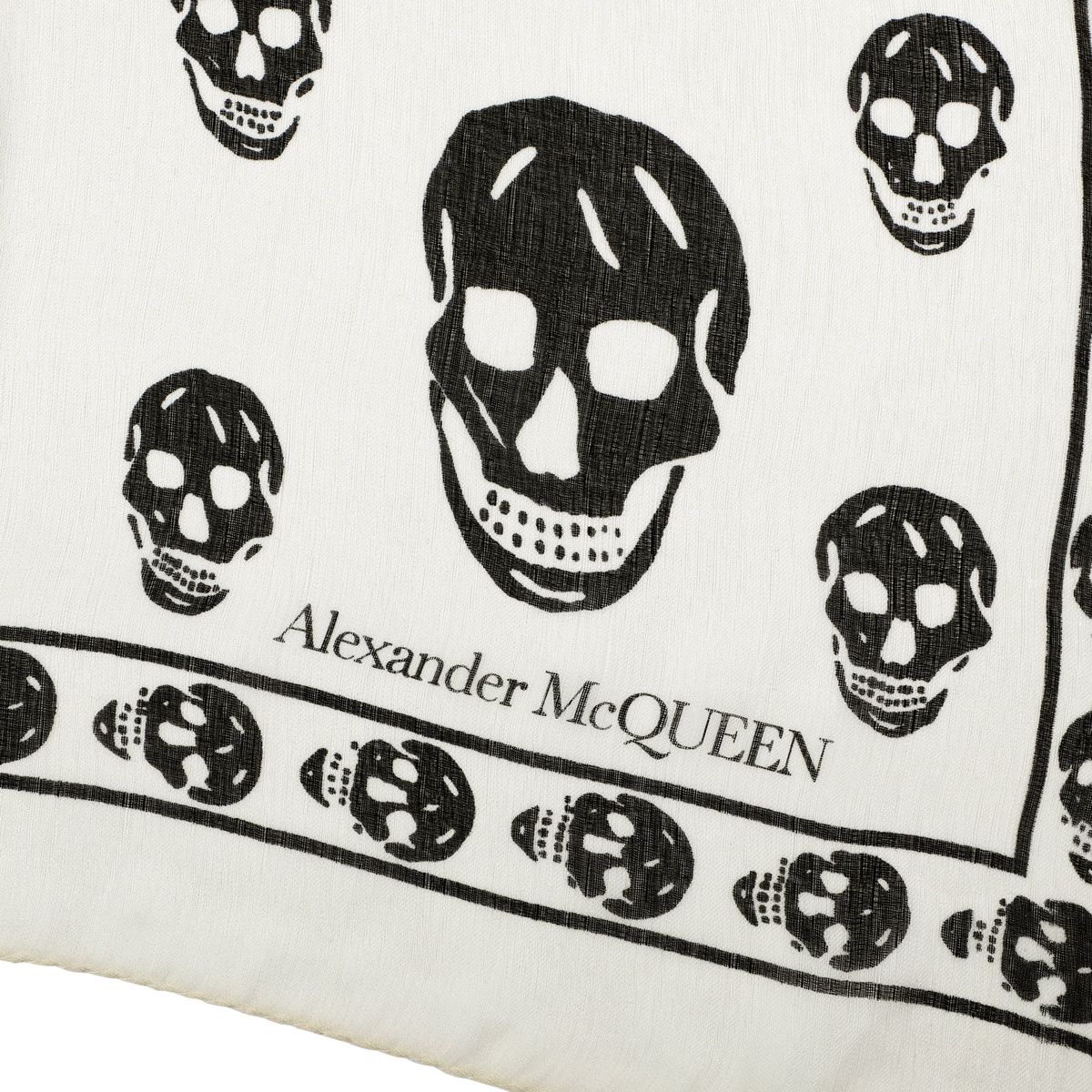 Ikonischer Seidenschal mit Totenkopf-Print