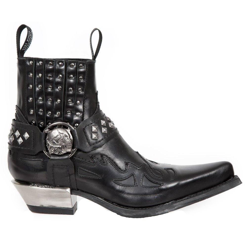 Westernstiefel mit Nieten und Totenkopf
