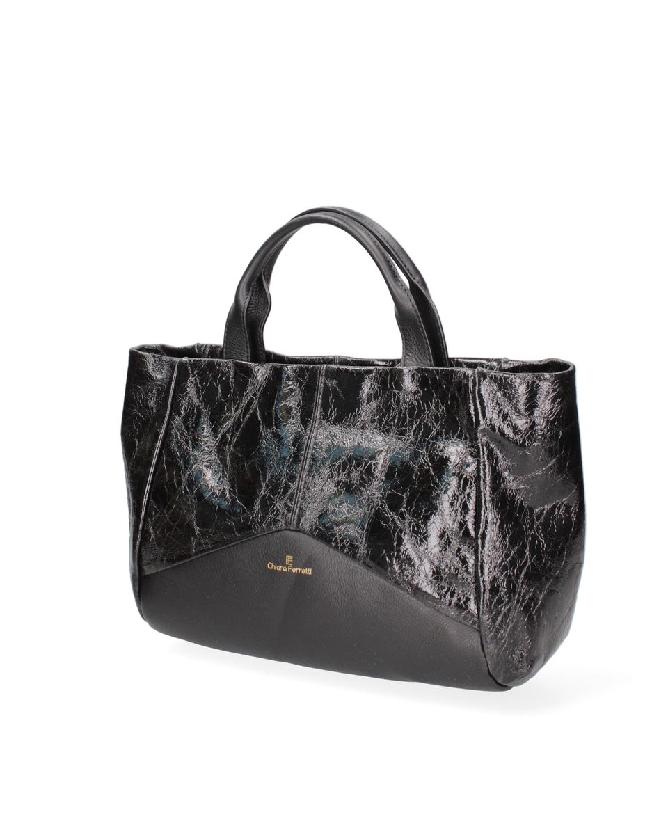Handtasche in Crinkle-Optik