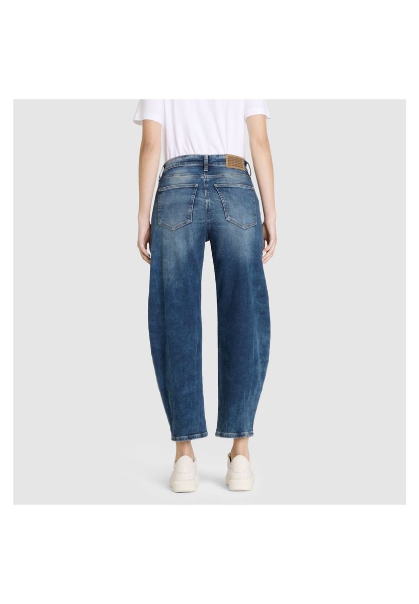 Jeans mit entspannter Barrel-Leg-Passform