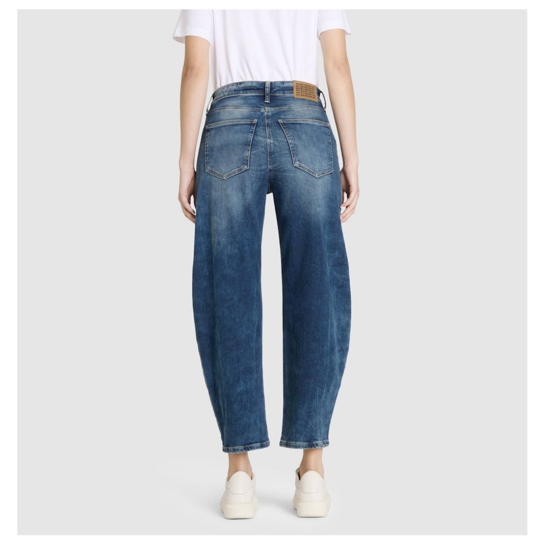 Jeans mit entspannter Barrel-Leg-Passform