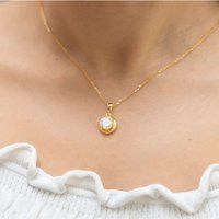 Elegante Halskette mit rundem Zirkonia-Anhänger
