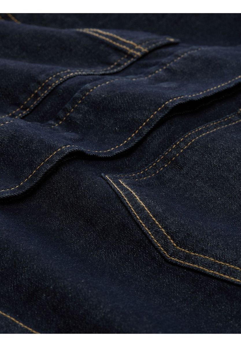 Kurze Jeansjacke mit Taschen