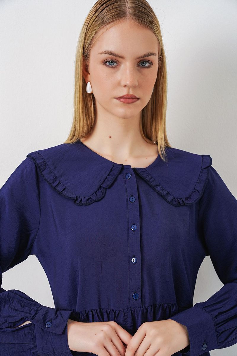 Gestuftes Maxikleid mit Peter-Pan-Kragen