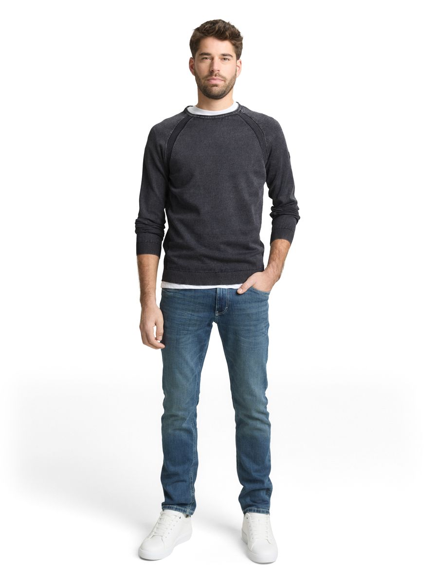 Klassischer Strickpullover mit Acid-Wash-Effekt