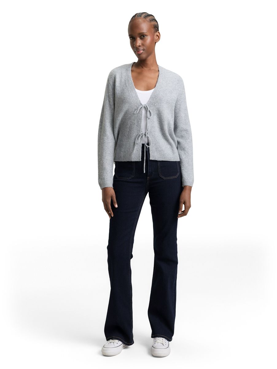 Hochtaillierte Bootcut-Jeans mit aufgesetzten Taschen