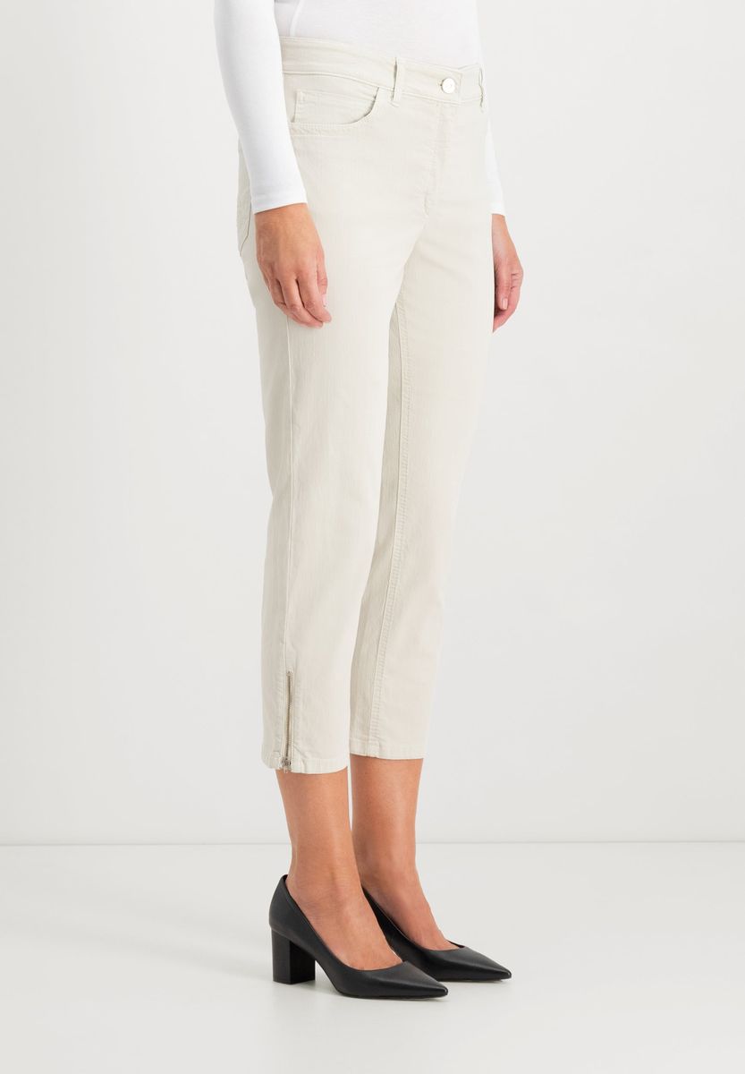 Knöchellange farbige Denim-Jeans