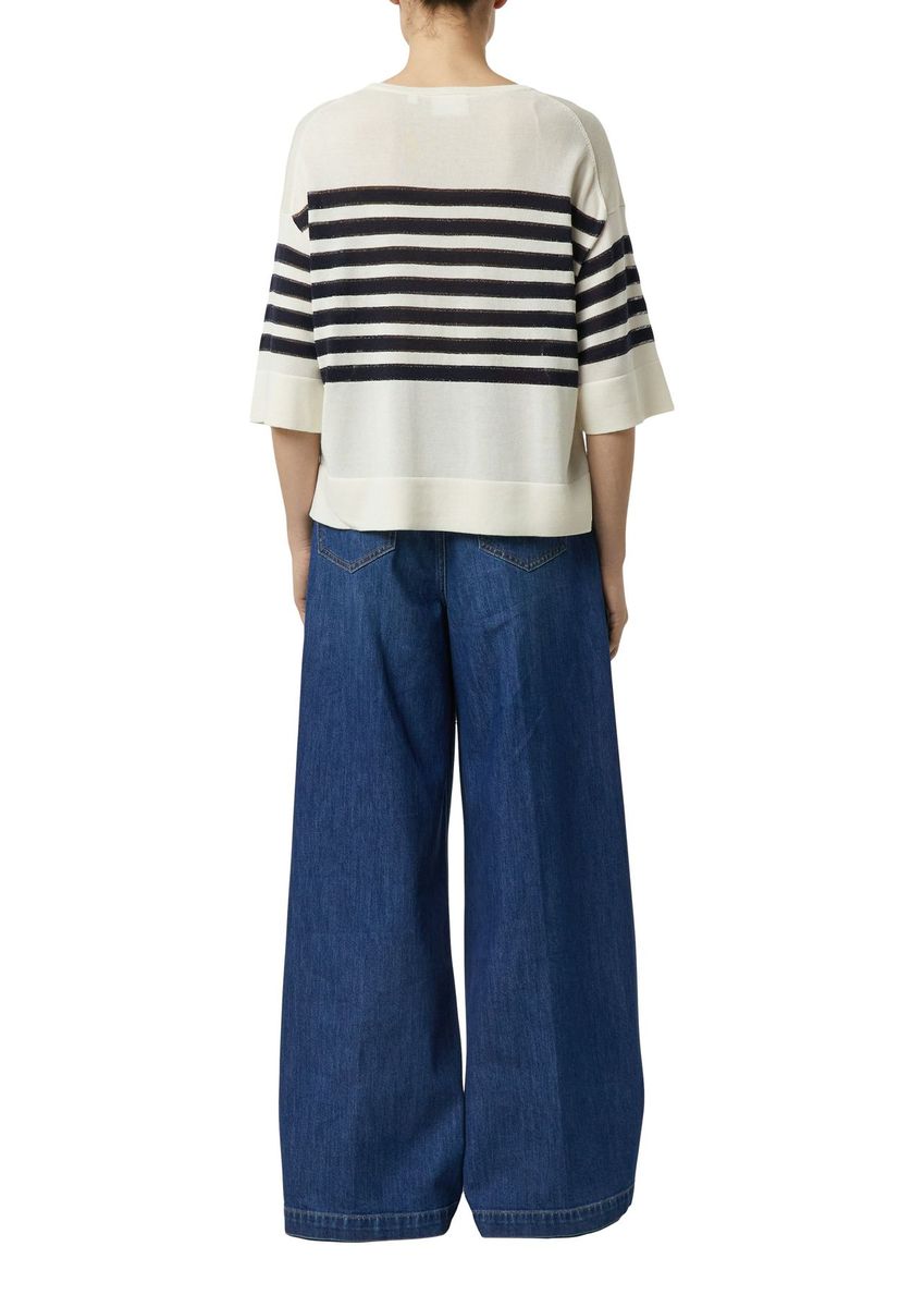 Gestreiftes, kastenförmiges Strickoberteil