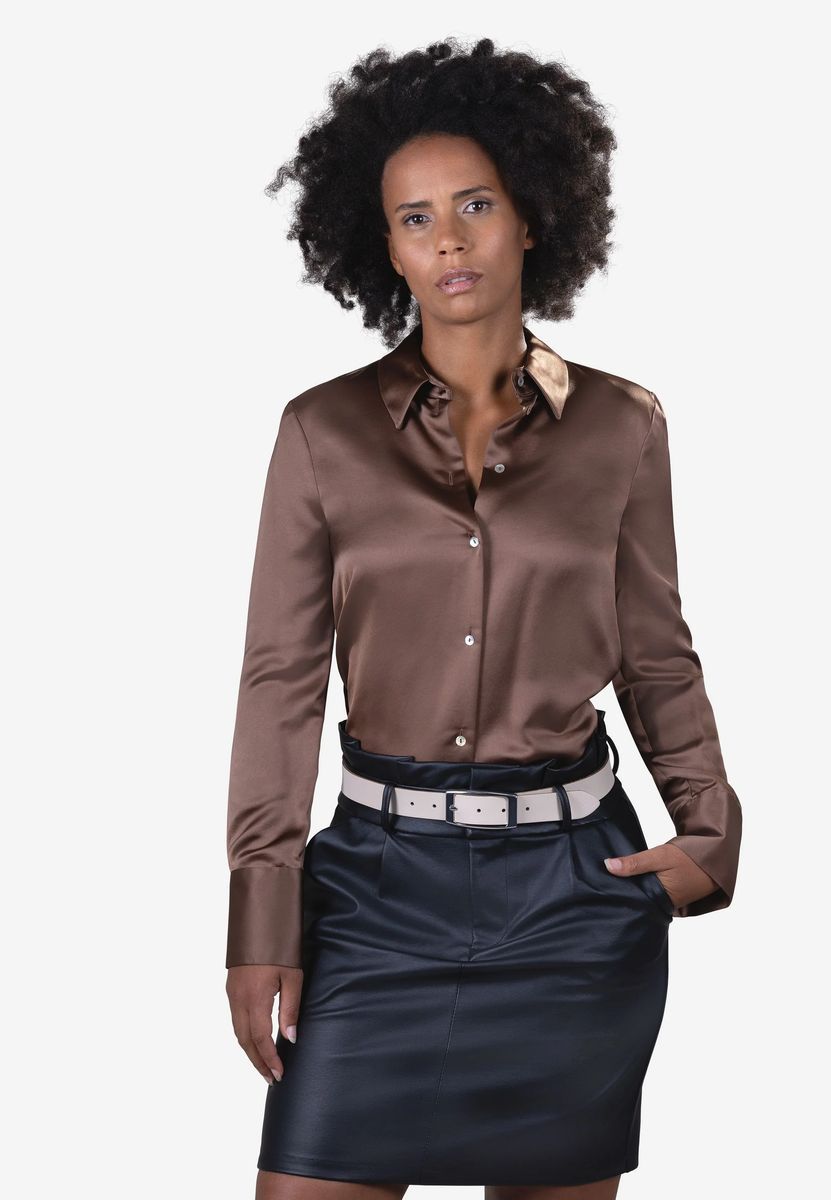 Ledergürtel mit silberner Schnalle