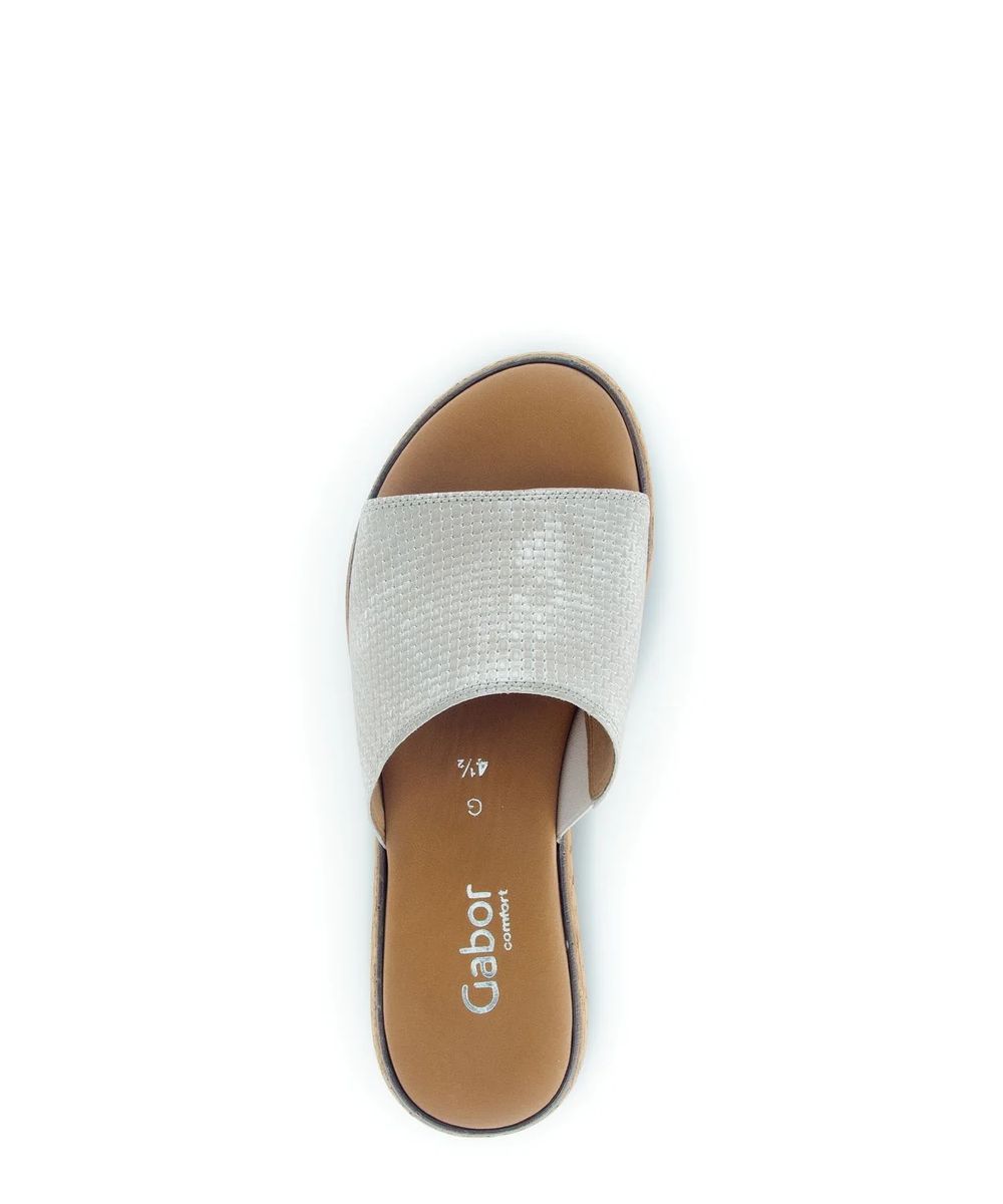 Silbernes Leder Plateau-Pantolette Sandale