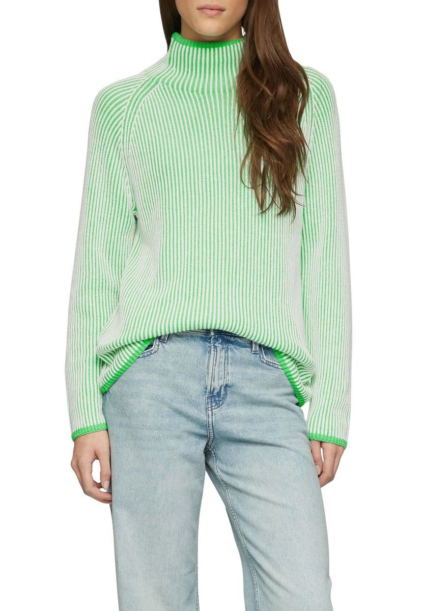 Gestreifter Strickpullover mit Stehkragen