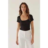 Minimalistischer gerippter Kurzarm-Body
