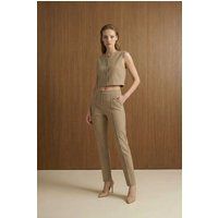 Minimalistisches Set aus Kurztop und Hose