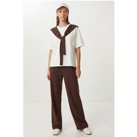 Preppy Koordinations-Set aus T-Shirt und Hose