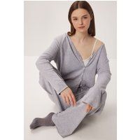 Geripptes Strickset aus Cardigan und Hose