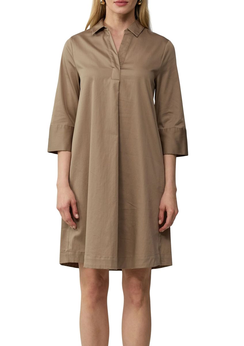 Locker geschnittenes Midi-Hemdblusenkleid