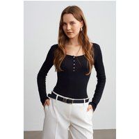 Taillierte Wollstrick-Henley-Bluse