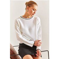 Kurzer Rippstrickpullover mit Kontrastrand